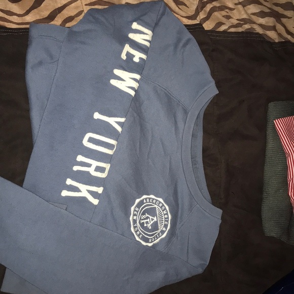 Abercrombie & Fitch sweater - Picture 4 of 4